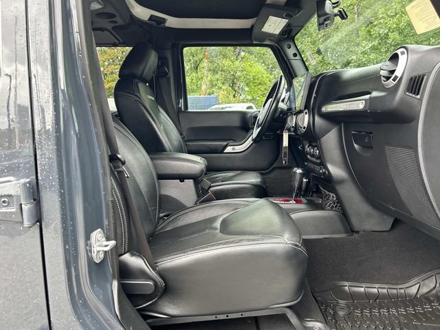 Used 2017 Jeep Wrangler Unlimited Rubicon AWD/4WD image 16