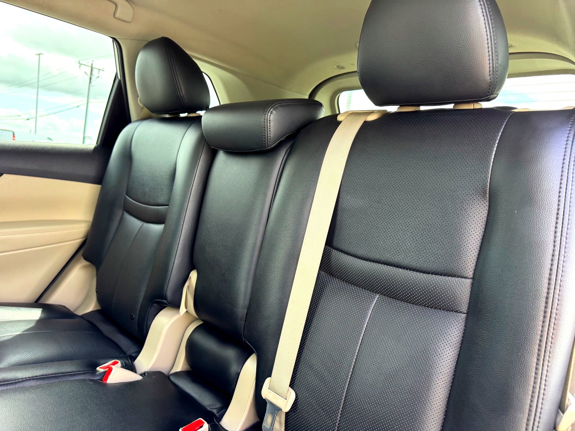 Used 2017 Nissan Rogue SV FWD image 17