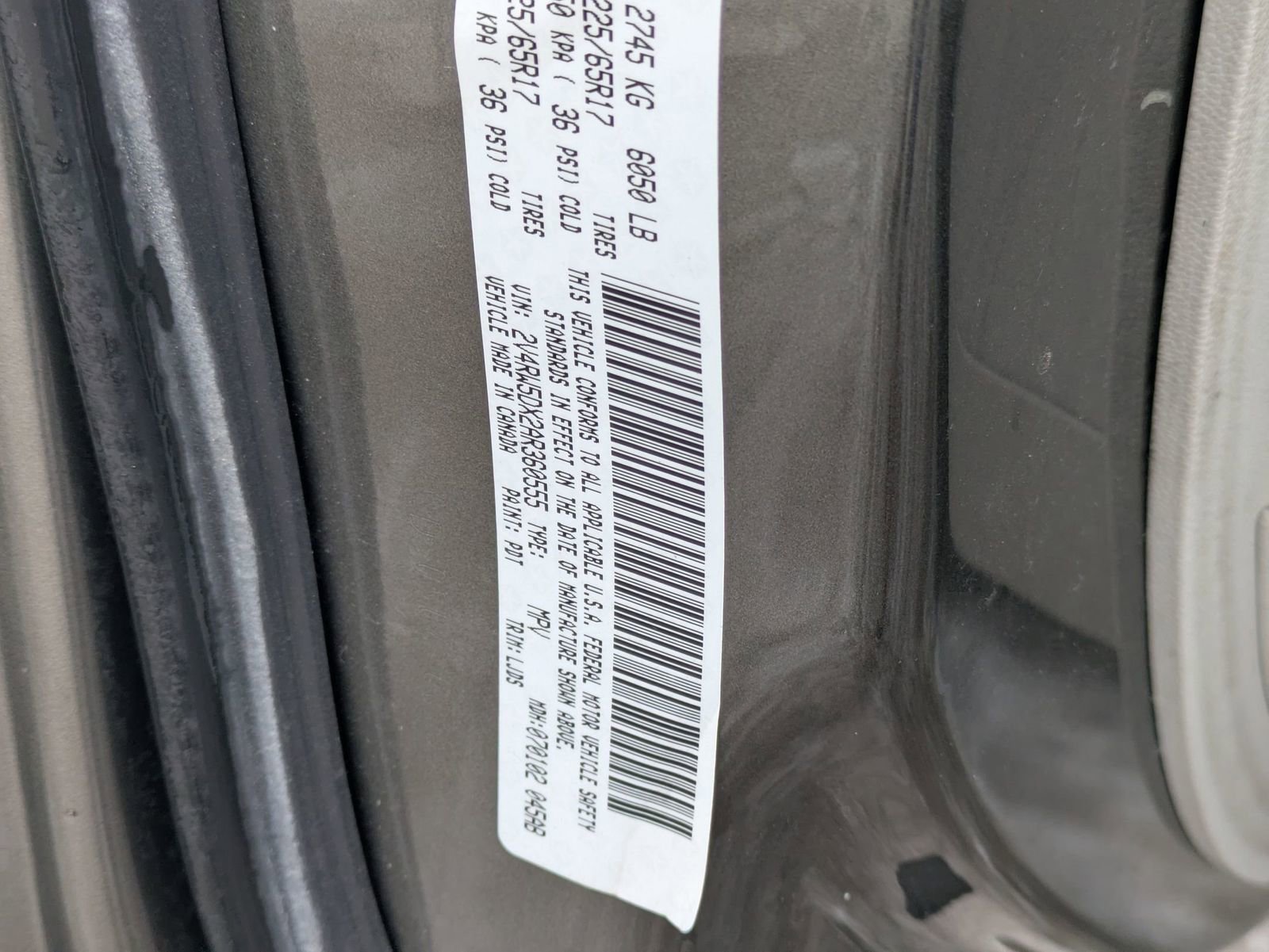 Used 2010 Volkswagen Routan SEL image 11