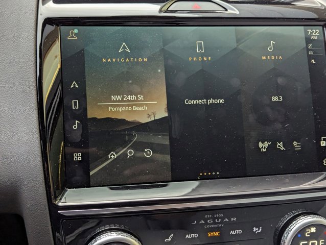 Certified 2024 Jaguar E-PACE R-Dynamic SE AWD/4WD image 19