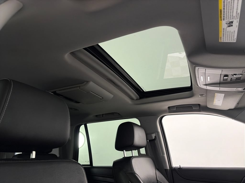 Used 2019 Chevrolet Tahoe Premier AWD/4WD image 34