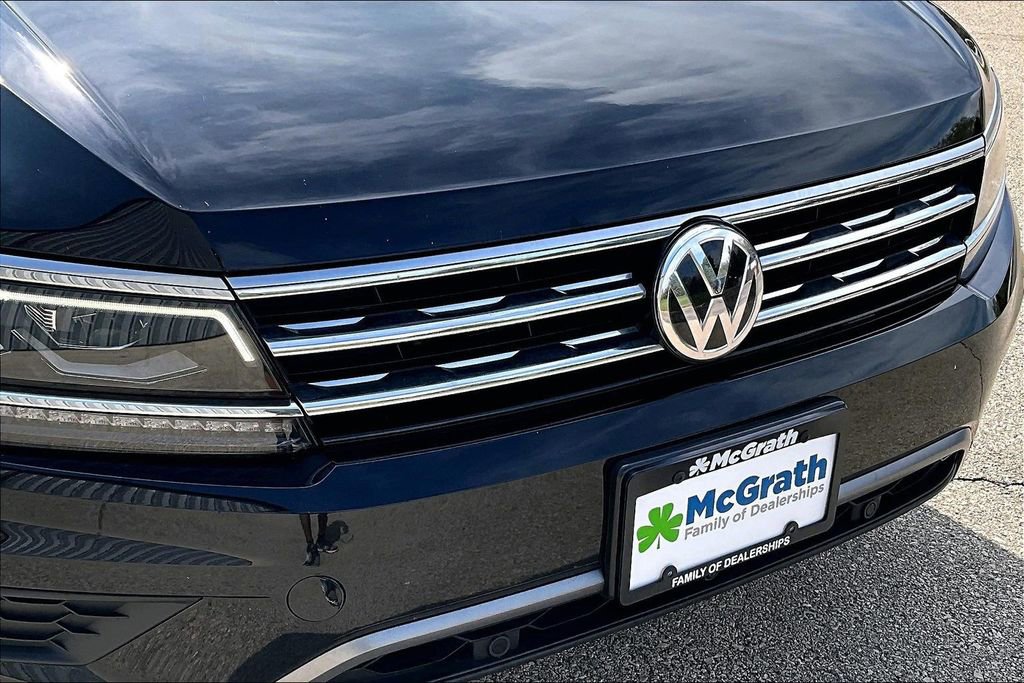Used 2018 Volkswagen Tiguan SEL Premium image 29
