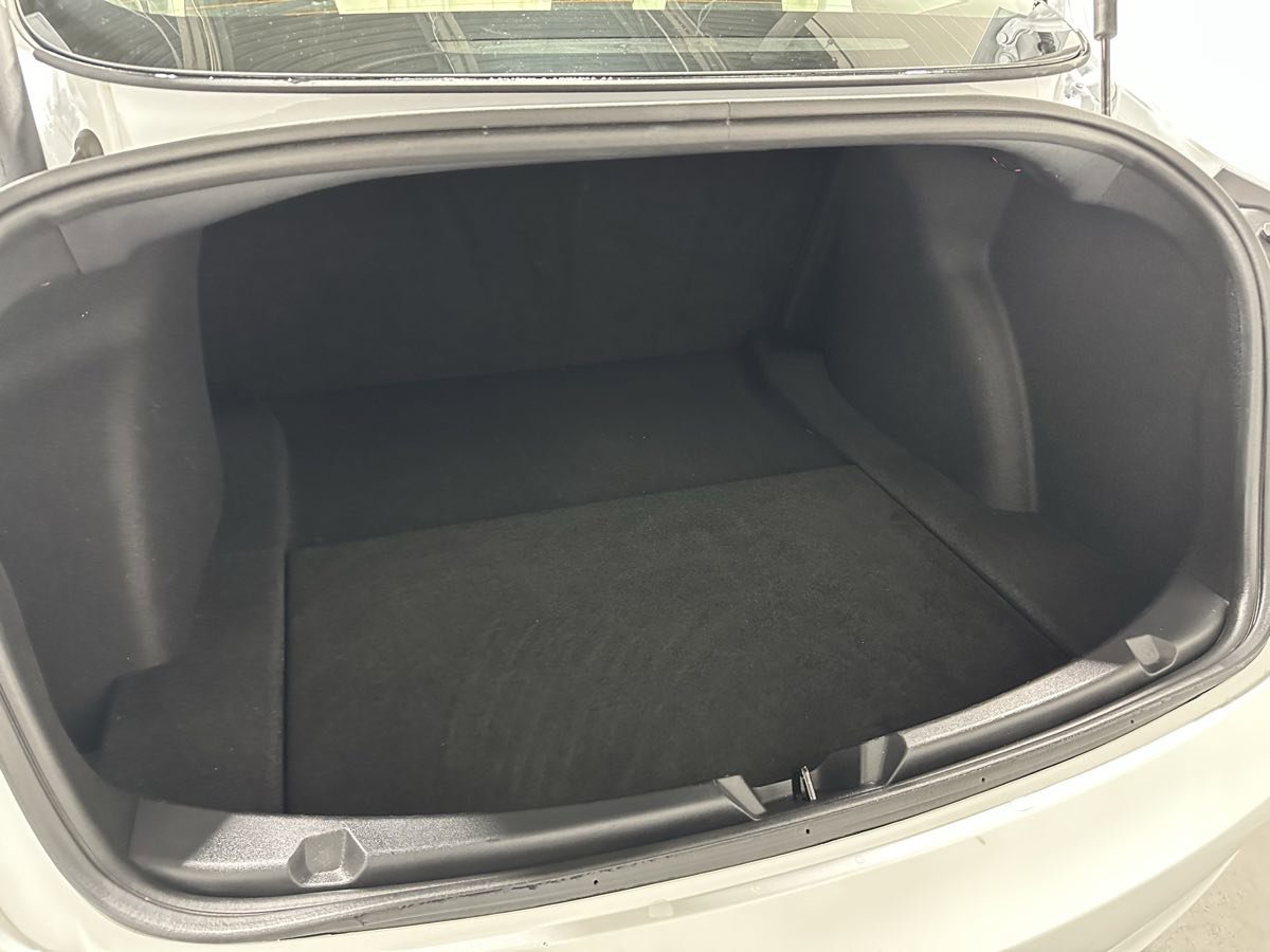 Used 2023 Tesla Model 3 Standard Range image 17