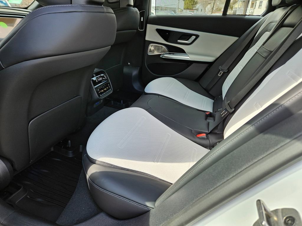 New 2026 Mercedes-Benz E 53 AMG e 4MATIC Sedan image 11