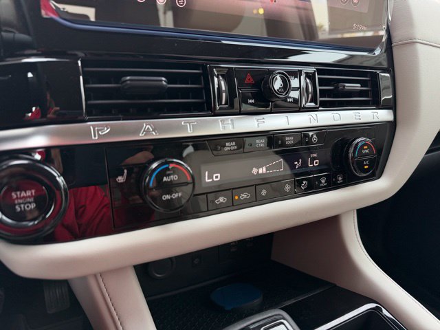 New 2026 Nissan Pathfinder SL AWD/4WD image 32