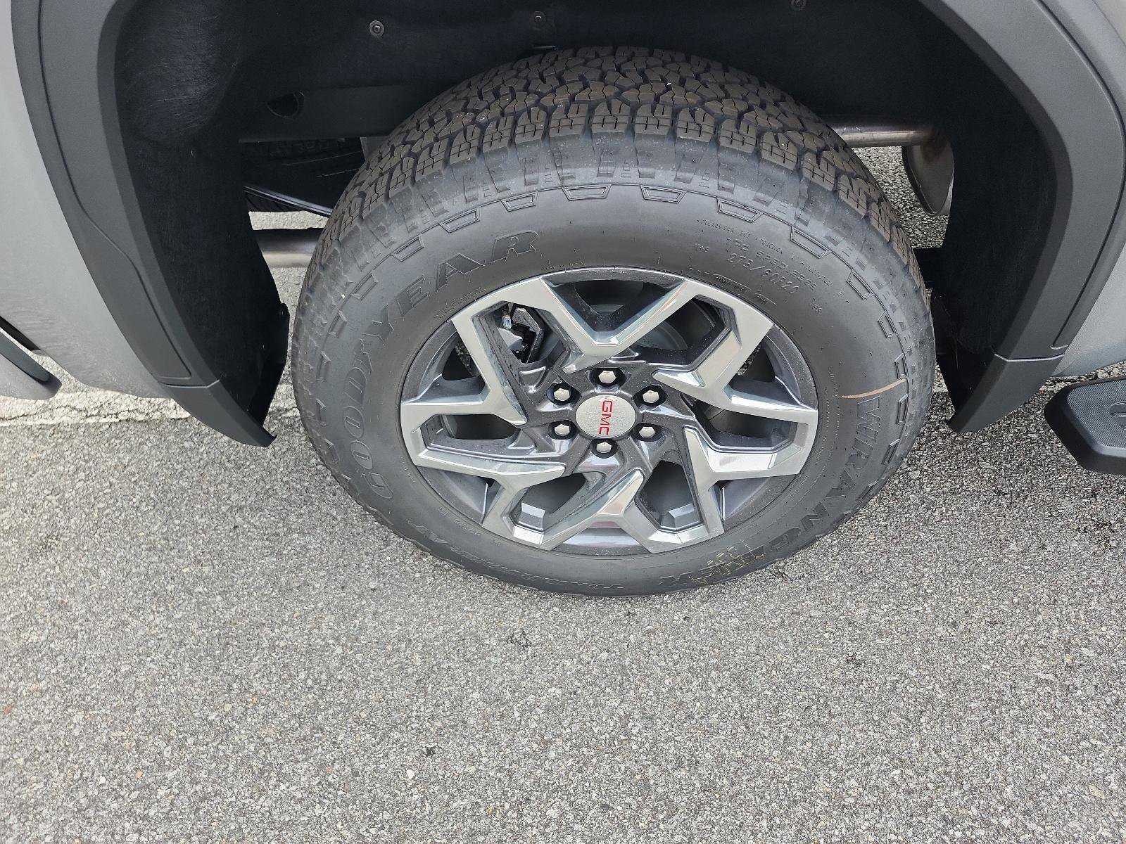 New 2026 GMC Sierra 1500 SLT w/ SLT Premium Plus Package image 6