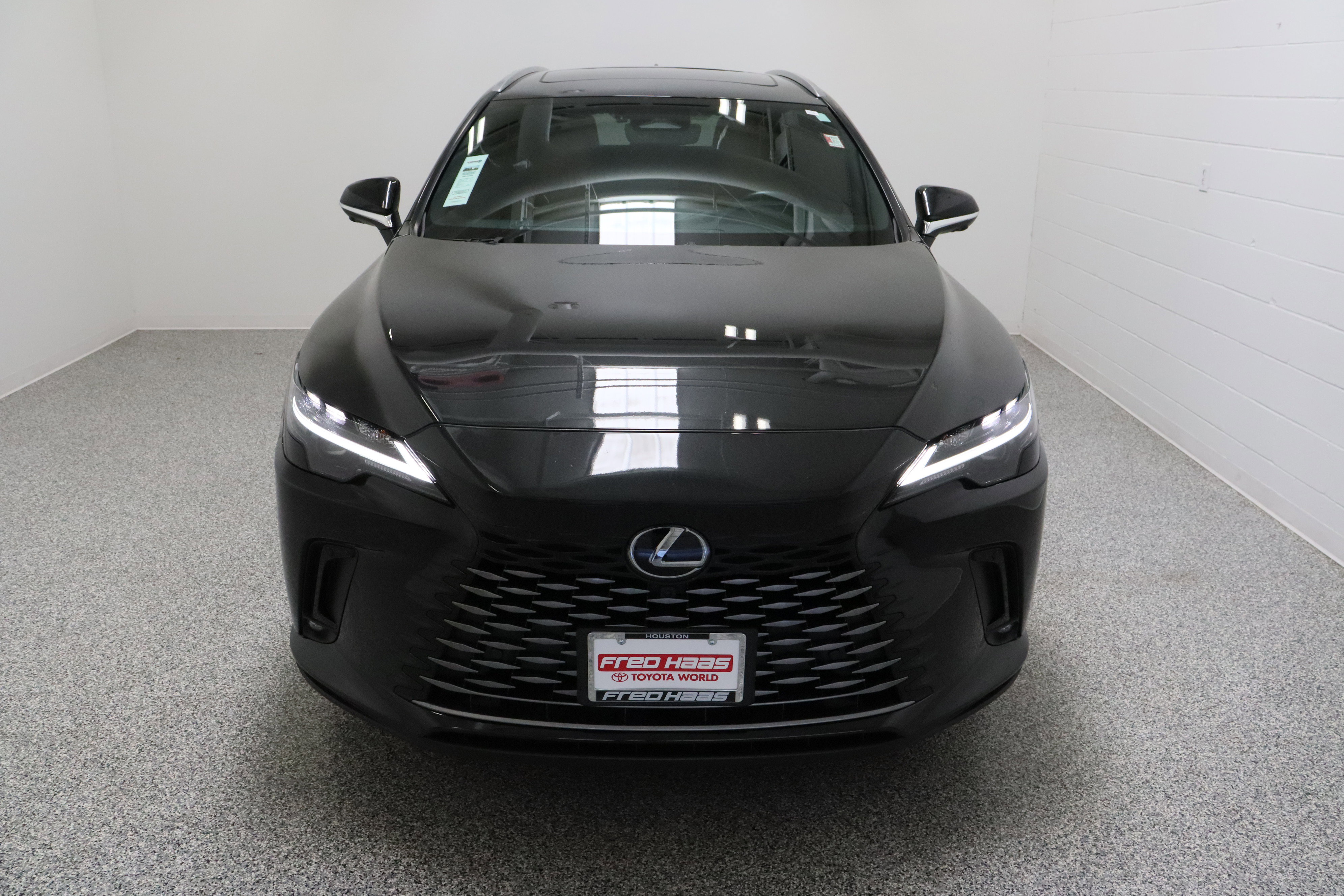 Used 2024 Lexus RX 350h w/ Convenience Package image 3