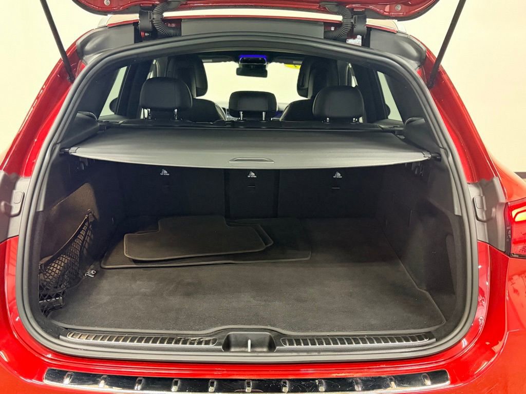 Used 2024 Mercedes-Benz GLC 300 4MATIC image 6