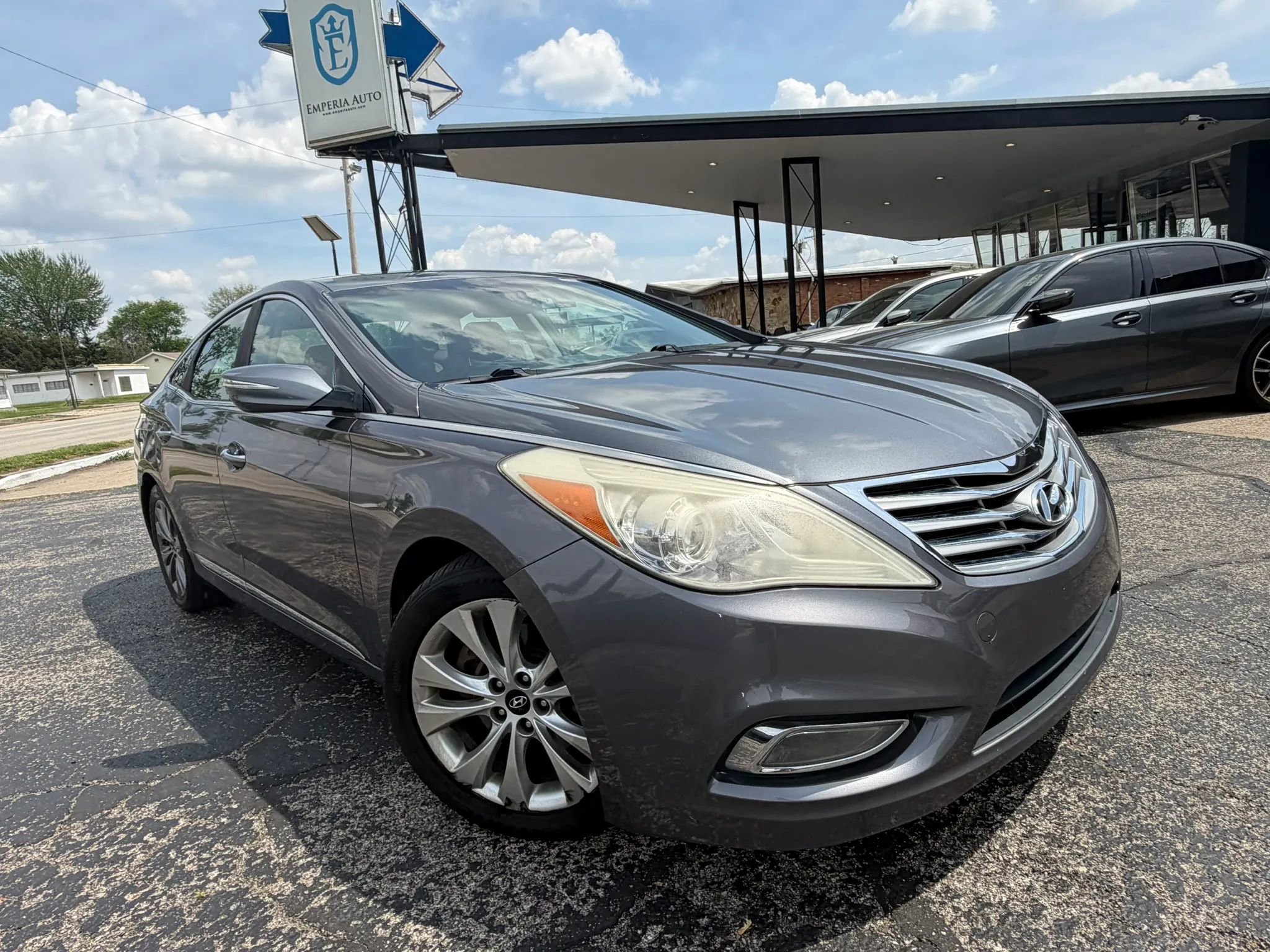 Used 2013 Hyundai Azera FWD image 3