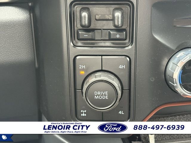 New 2026 Ford F250 Lariat w/ Black Appearance Package image 22