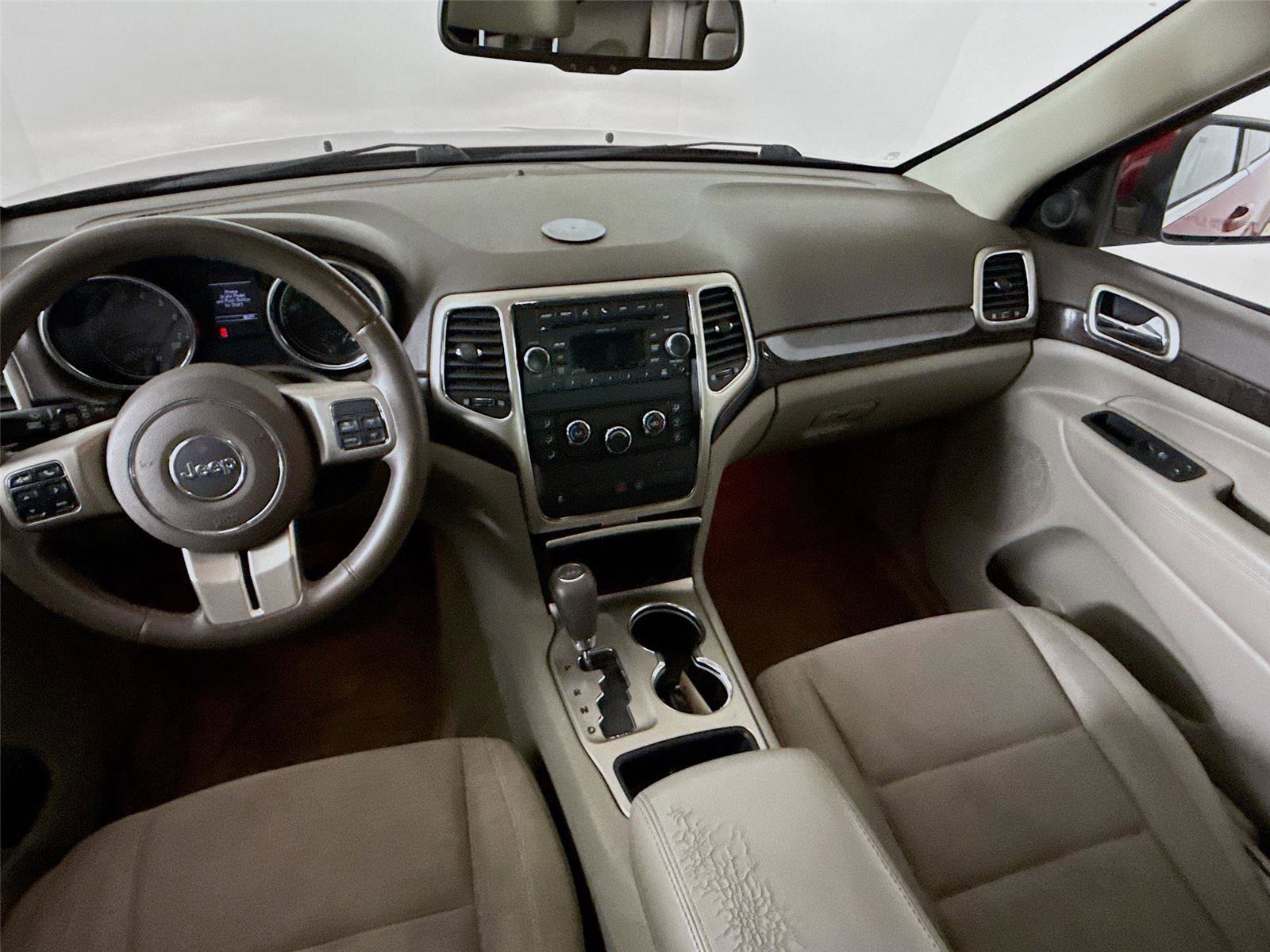 Used 2011 Jeep Grand Cherokee Laredo w/ Security & Convenience Group AWD/4WD image 28