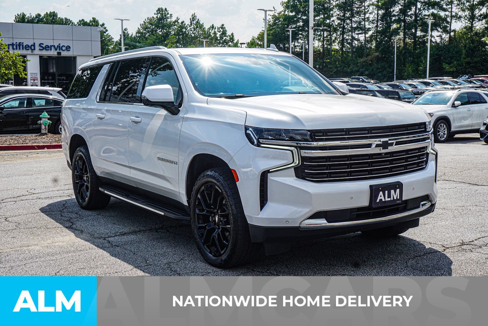 Used 2022 Chevrolet Suburban LT w/ LT Signature Package AWD/4WD image 5