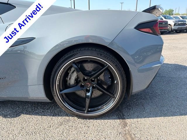 Used 2025 Chevrolet Corvette E-Ray w/ Stealth Interior Trim Package AWD/4WD image 9