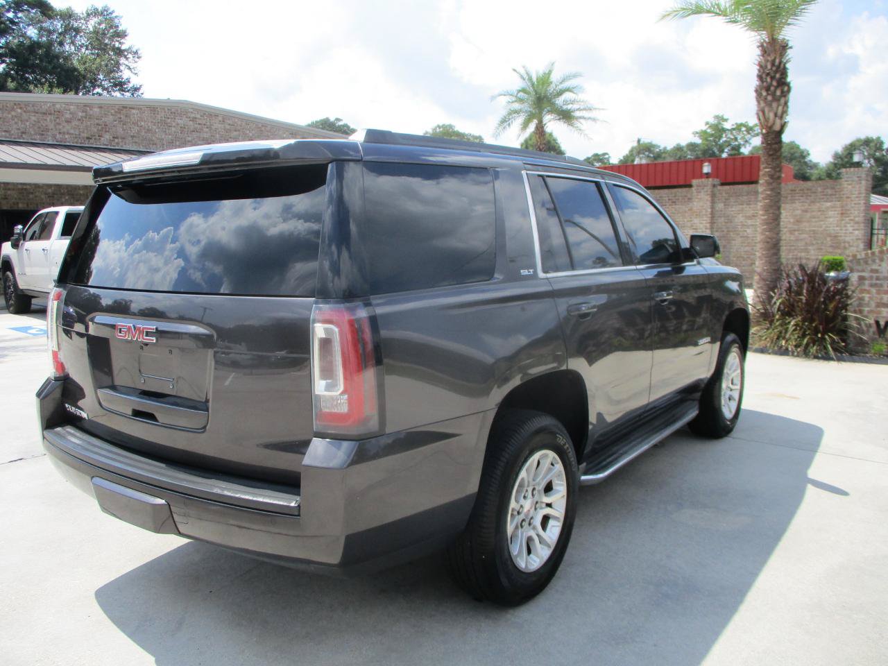 Used 2015 GMC Yukon SLT w/ HD Trailering Package RWD image 7