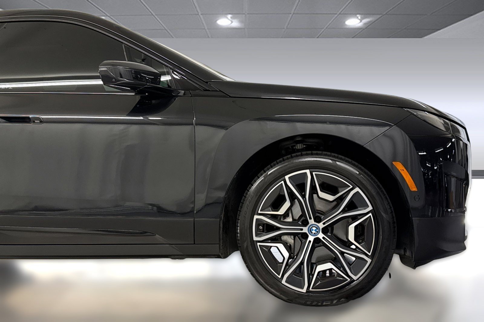 Used 2025 BMW iX xDrive50 w/ Premium Package AWD/4WD image 36