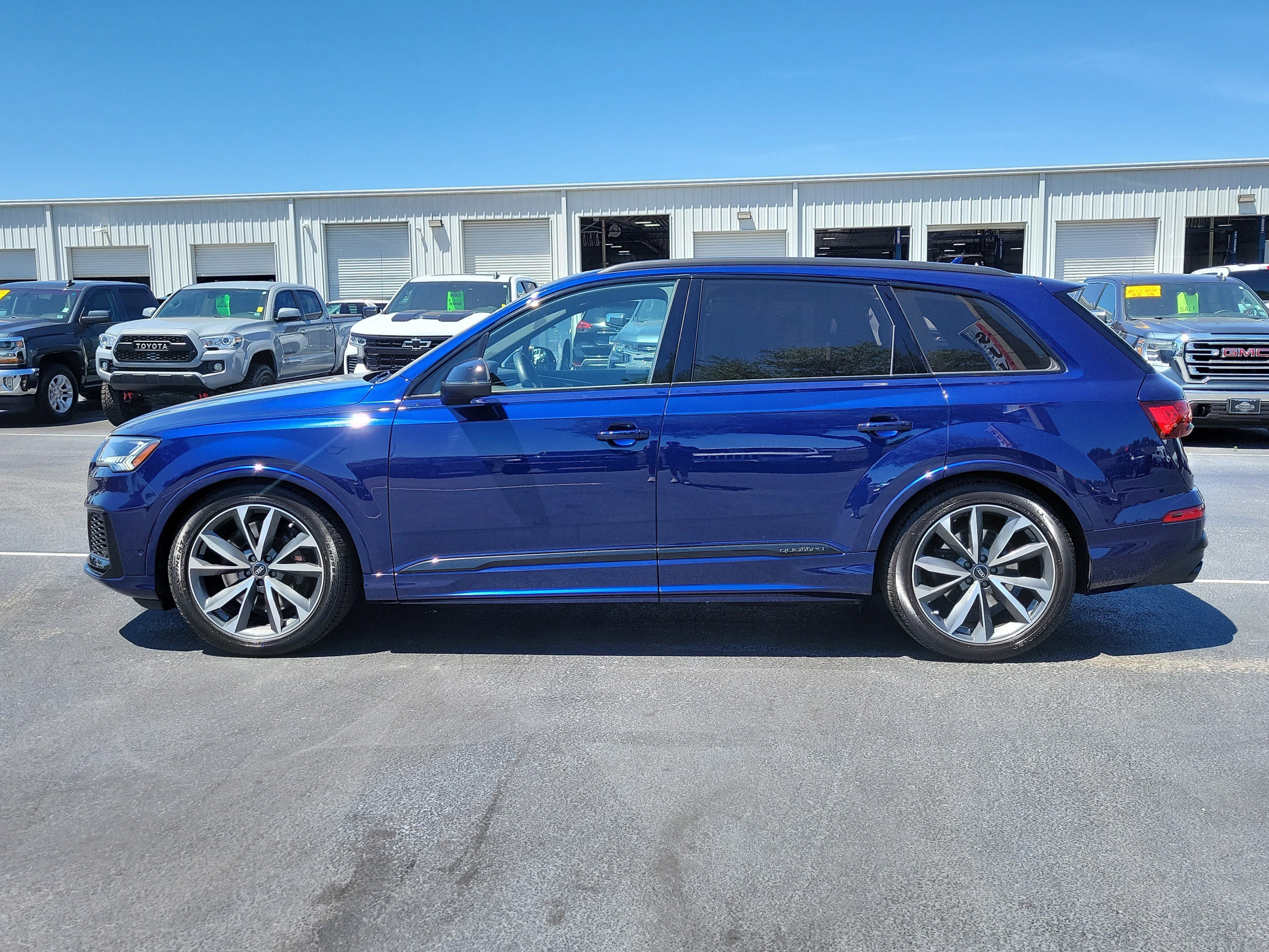 Used 2023 Audi SQ7 Prestige AWD/4WD image 6