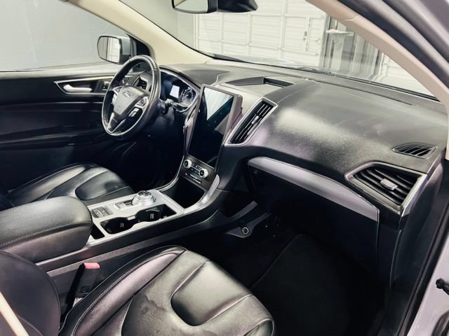 Used 2021 Ford Edge Titanium AWD/4WD image 32
