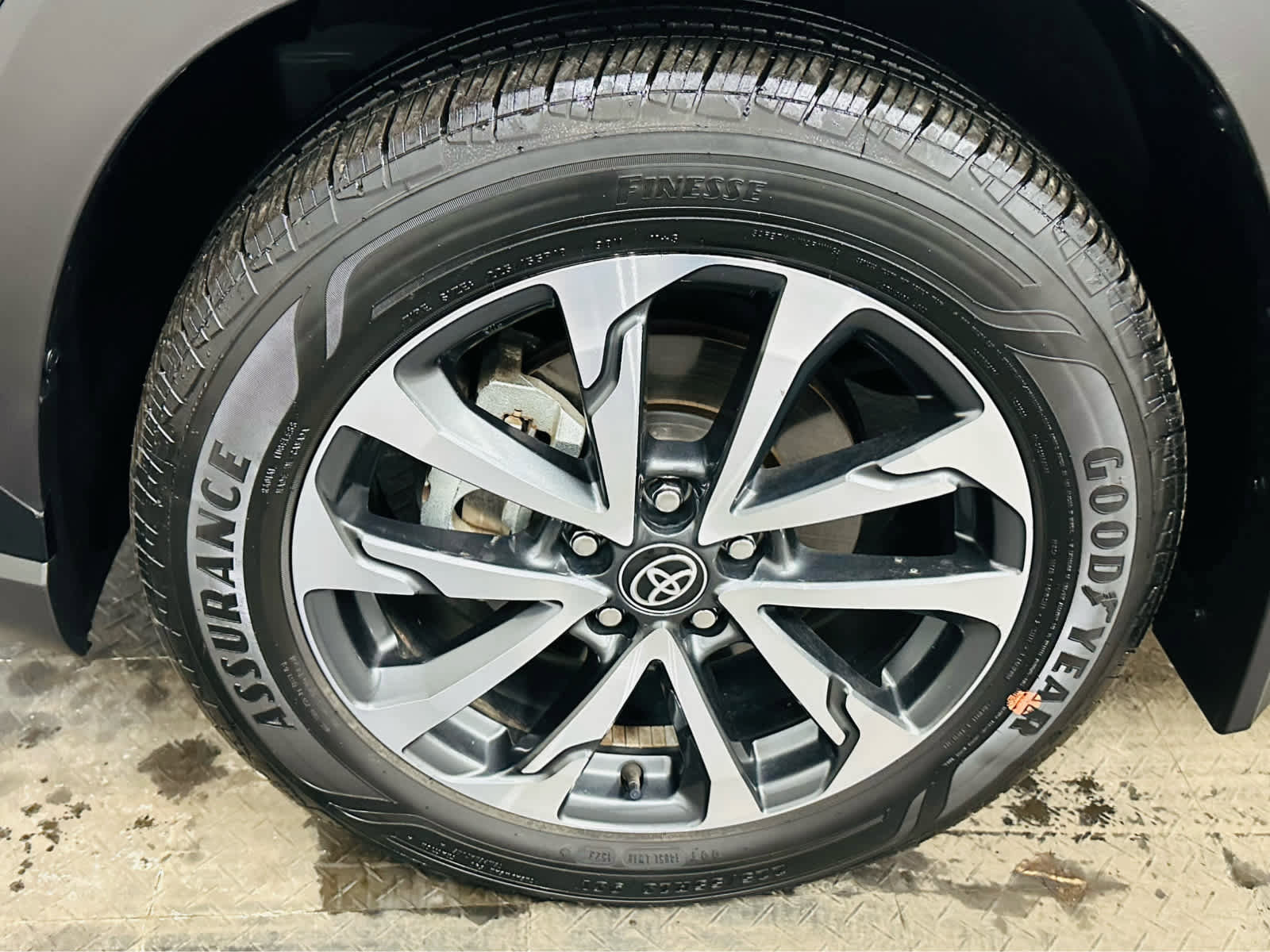 Certified 2023 Toyota Corolla Cross XLE w/ Convenience Package image 30