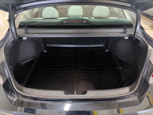 Certified 2025 Hyundai Elantra Limited image 16