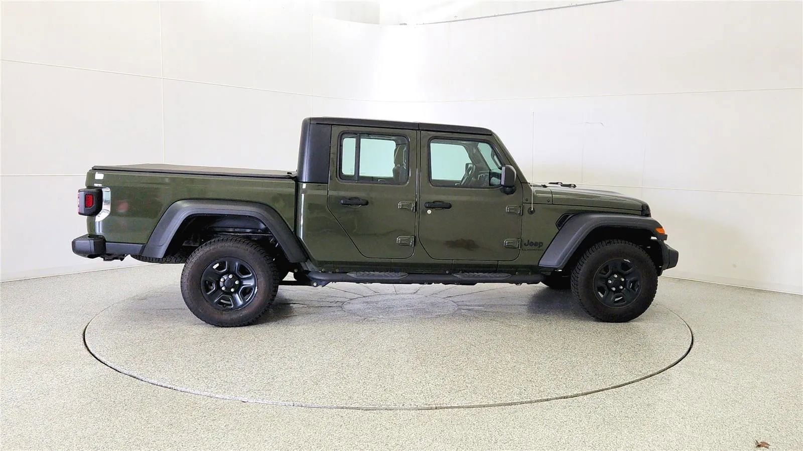 Used 2022 Jeep Gladiator Sport w/ Trailer Tow Package AWD/4WD image 8