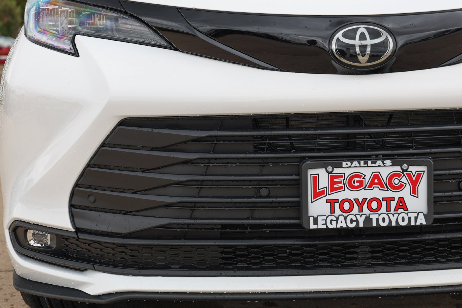 New 2026 Toyota Sienna XLE Woodland Edition AWD/4WD image 11