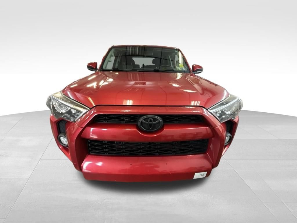 Used 2017 Toyota 4Runner SR5 AWD/4WD image 8