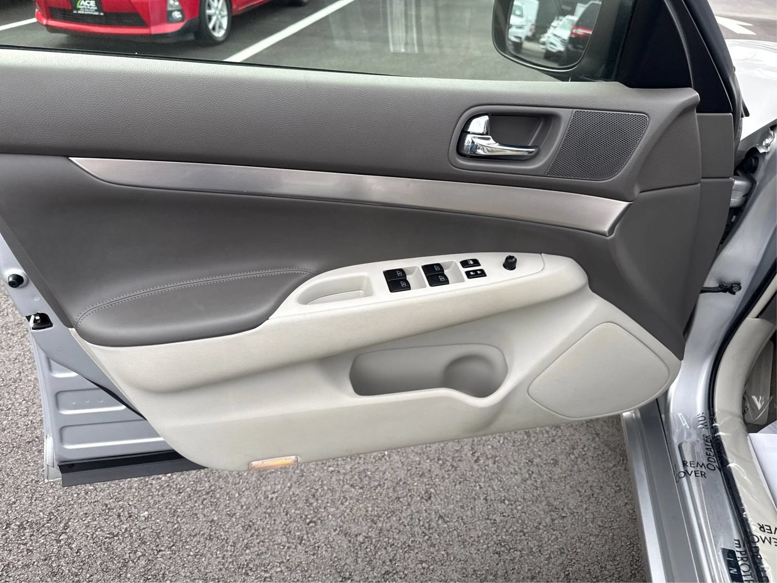 Used 2015 INFINITI Q40 AWD w/ Moonroof Package image 19