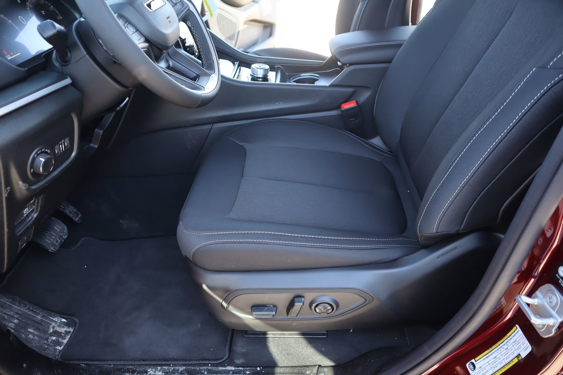 New 2026 Jeep Grand Cherokee Laredo image 11