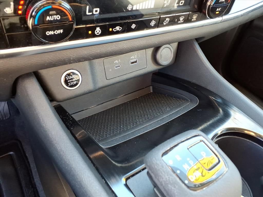 Used 2023 Nissan Rogue SV w/ SV Premium Package image 26