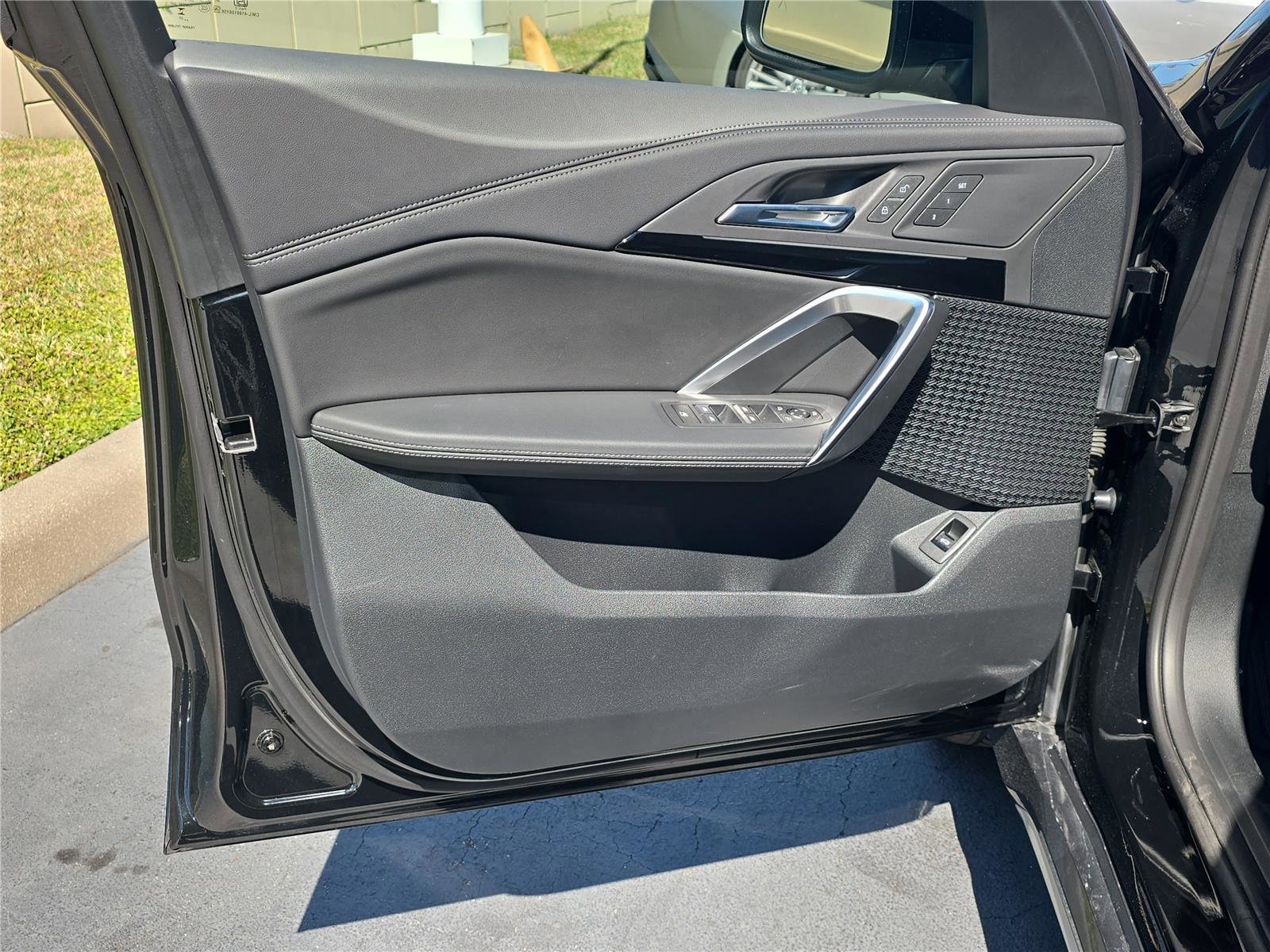 Used 2025 BMW X1 xDrive28i image 13