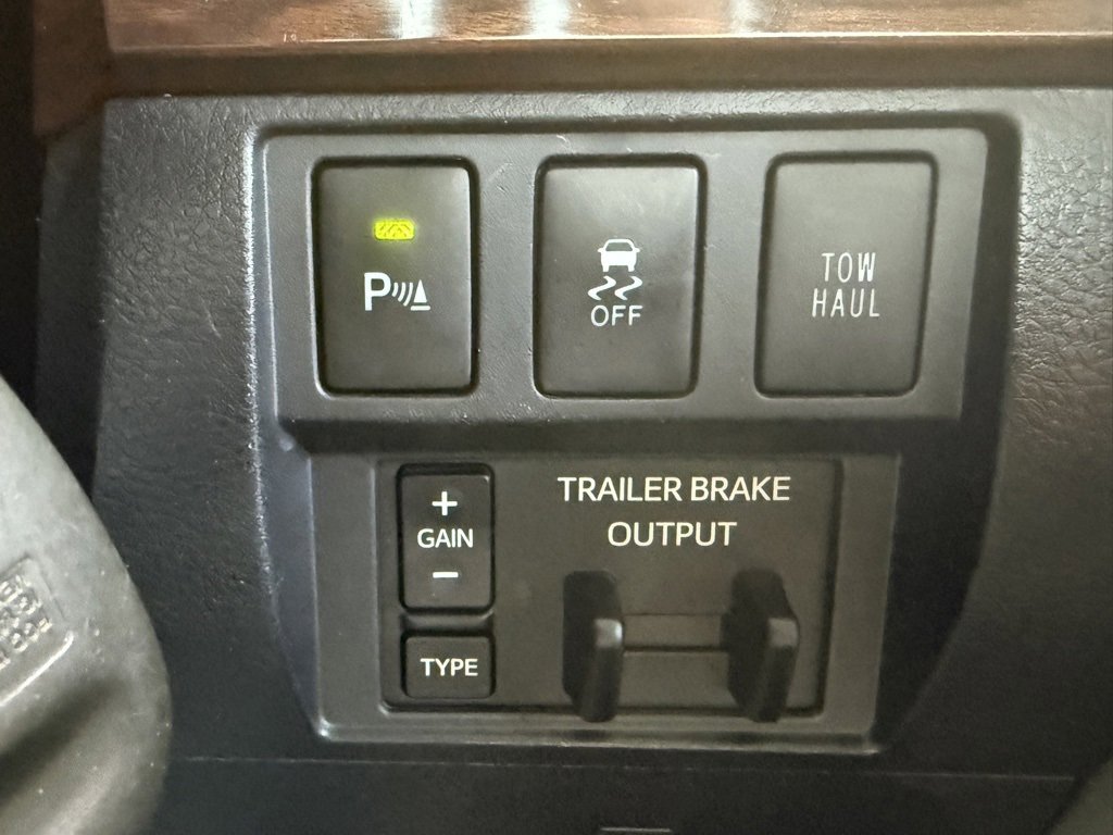 Used 2017 Toyota Tundra Limited image 35