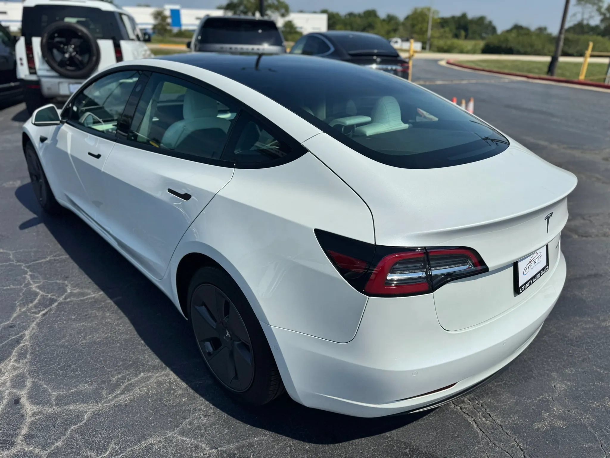 Used 2022 Tesla Model 3 Long Range AWD/4WD image 3