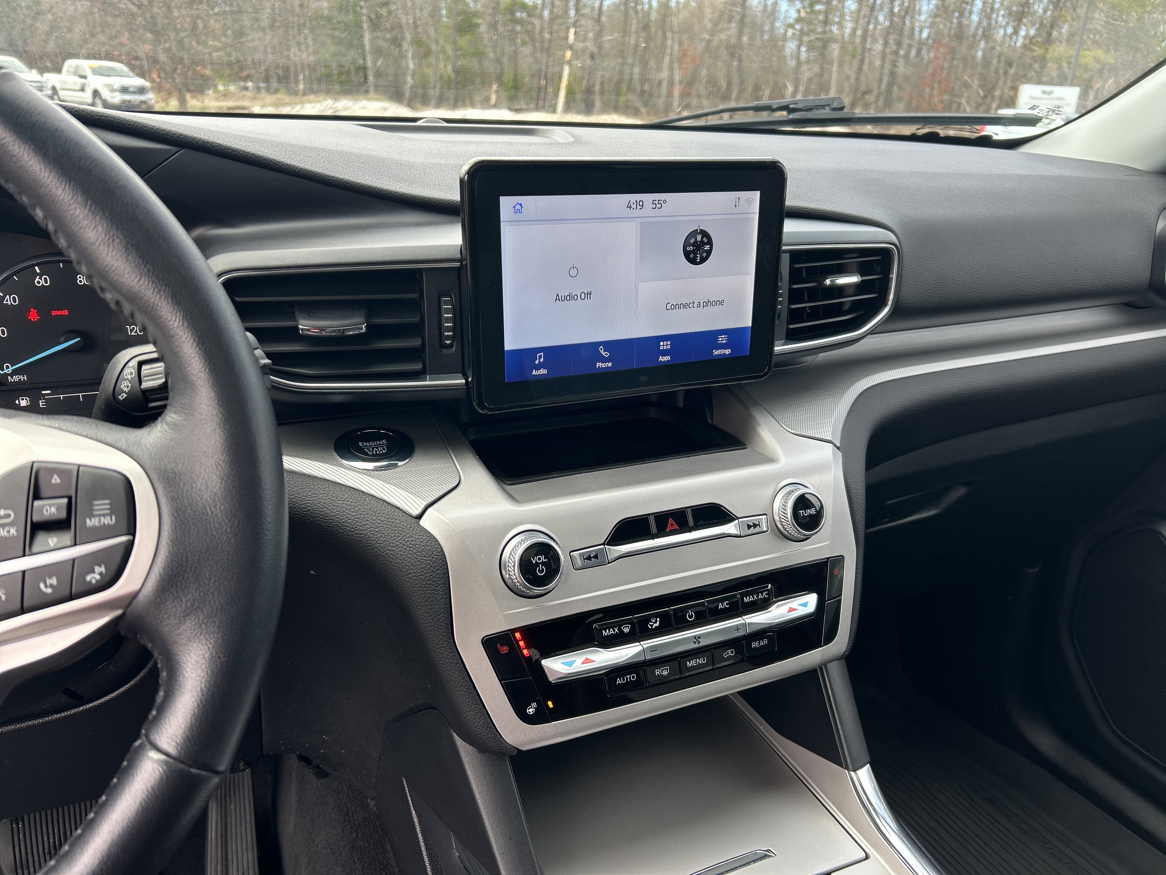 Used 2022 Ford Explorer XLT w/ XLT Sport Appearance Package image 18