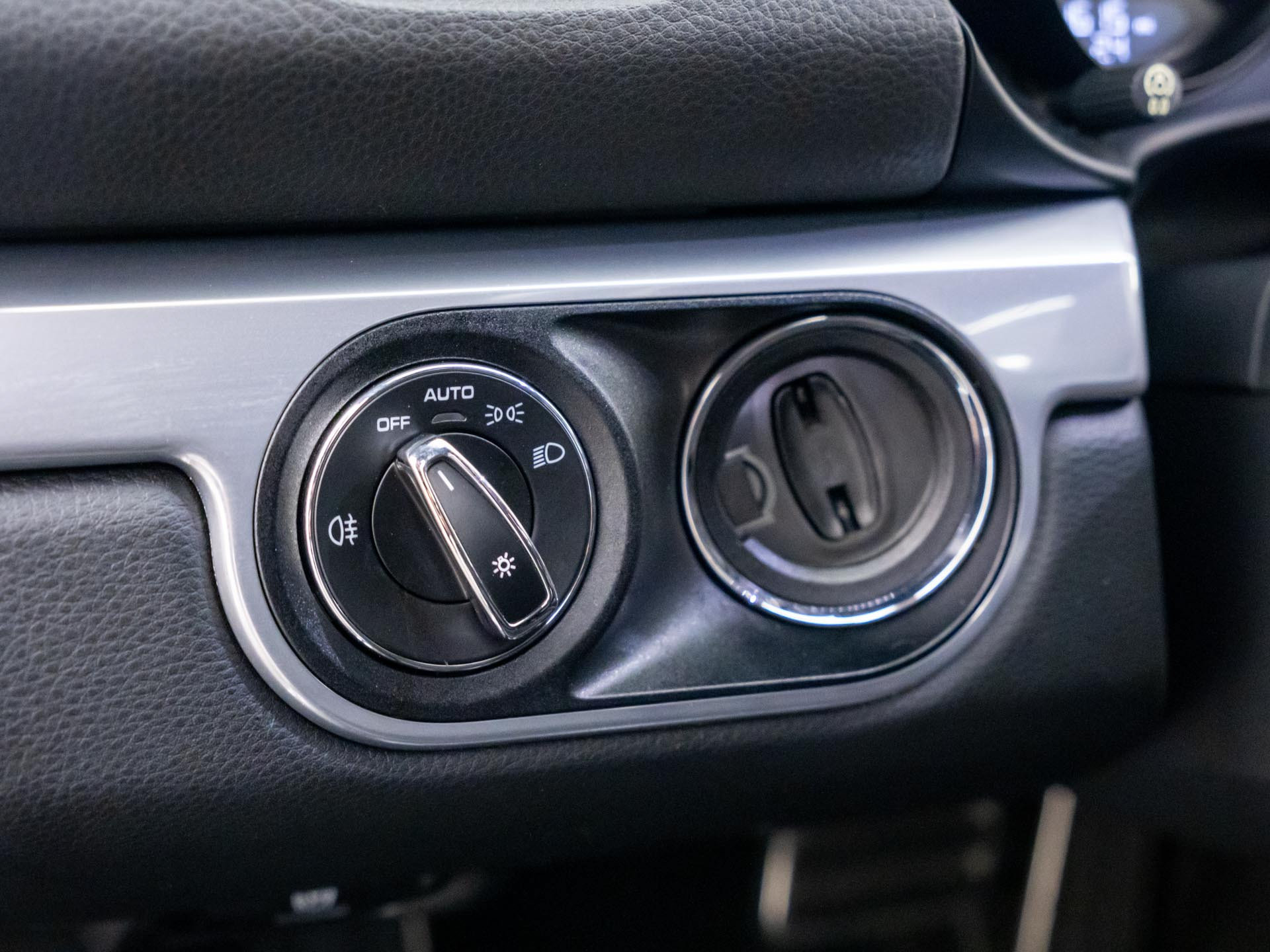 Used 2017 Porsche 718 Boxster S RWD image 16