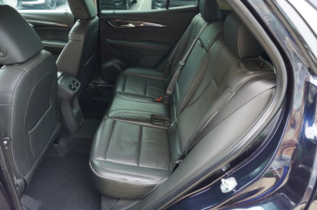 Used 2021 Buick Envision Essence w/ Technology Package I AWD/4WD image 32