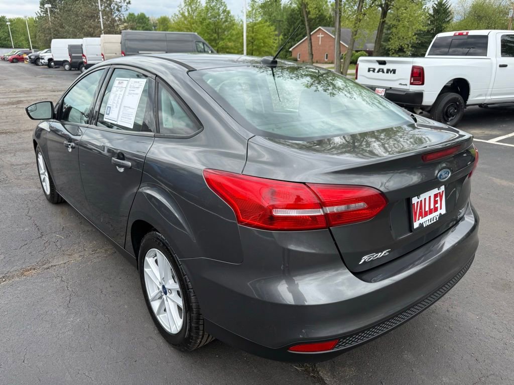 Used 2017 Ford Focus SE FWD image 5