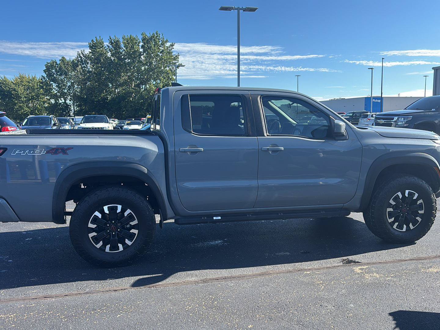 Used 2022 Nissan Frontier PRO-4X w/ Technology Package AWD/4WD image 11