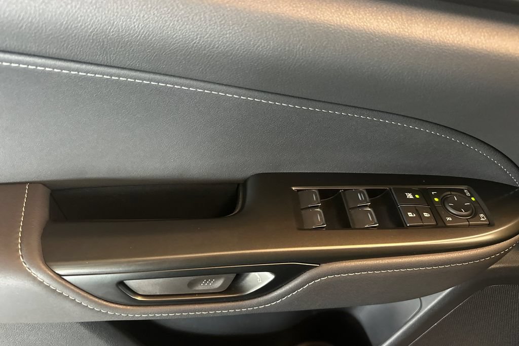 Used 2025 Lexus NX 250 FWD image 11