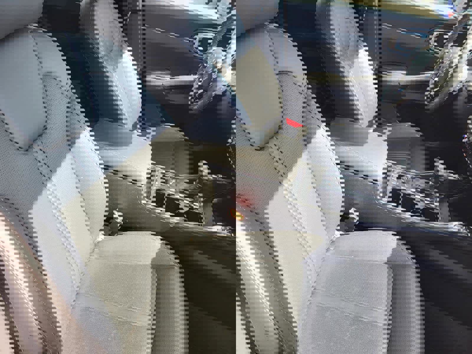 Used 2024 Kia Sorento S w/ Panoramic Sunroof Package image 10