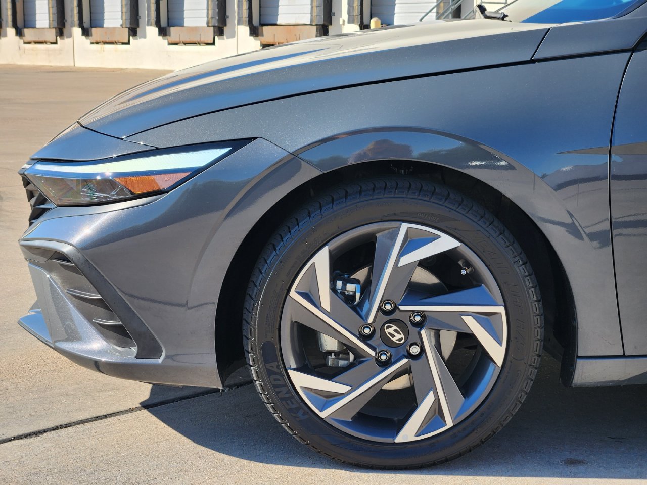 Used 2025 Hyundai Elantra Sport FWD image 7