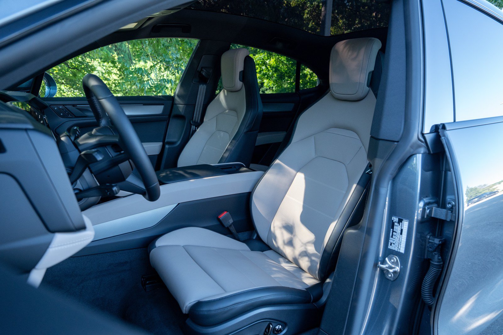 New 2026 Porsche Cayenne Electric Coupe AWD/4WD image 5