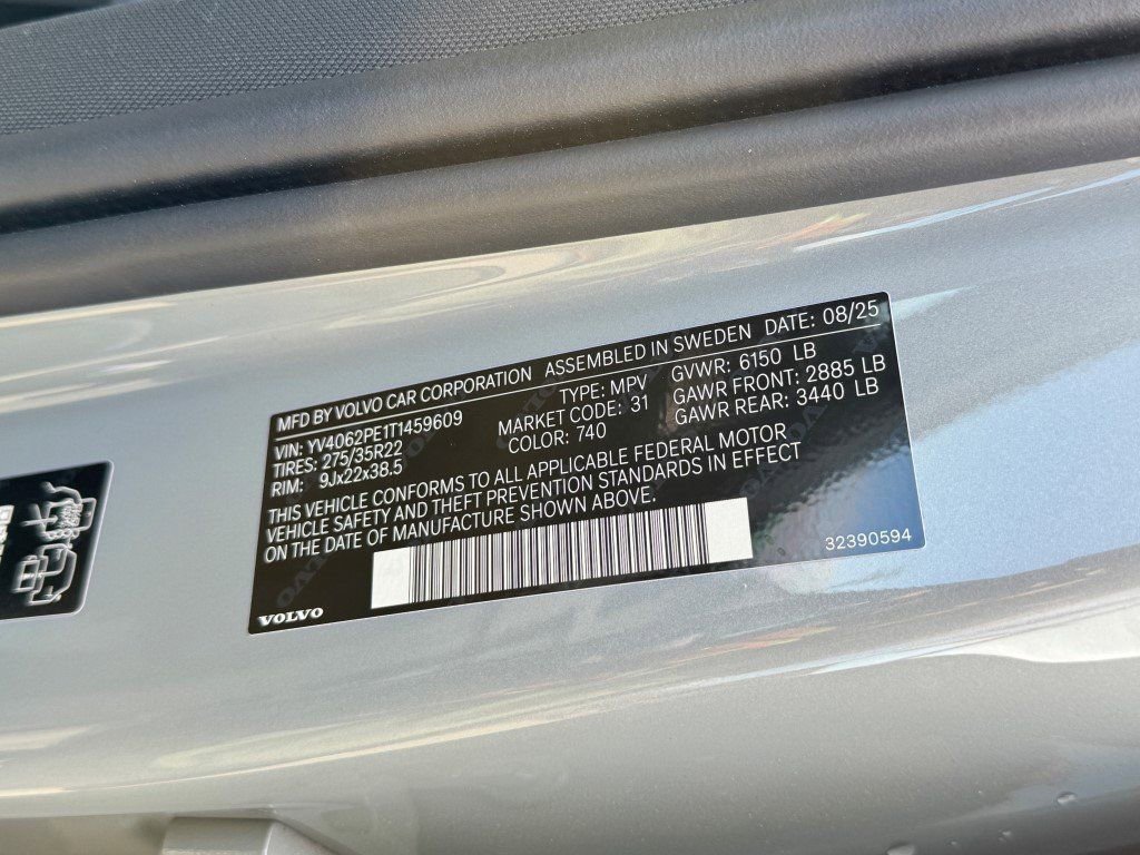 New 2026 Volvo XC90 B6 Plus w/ Protection Package Premier image 30