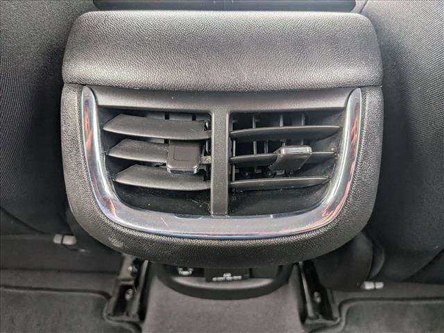 Used 2017 Chevrolet Malibu LT FWD image 18