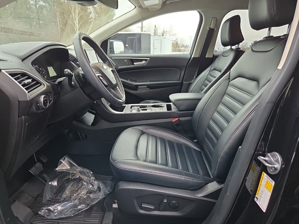 Used 2023 Ford Edge SEL w/ Convenience Package image 11