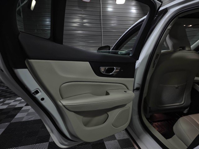 Used 2022 Volvo S60 T8 R-Design Expression w/ Advanced Package image 33