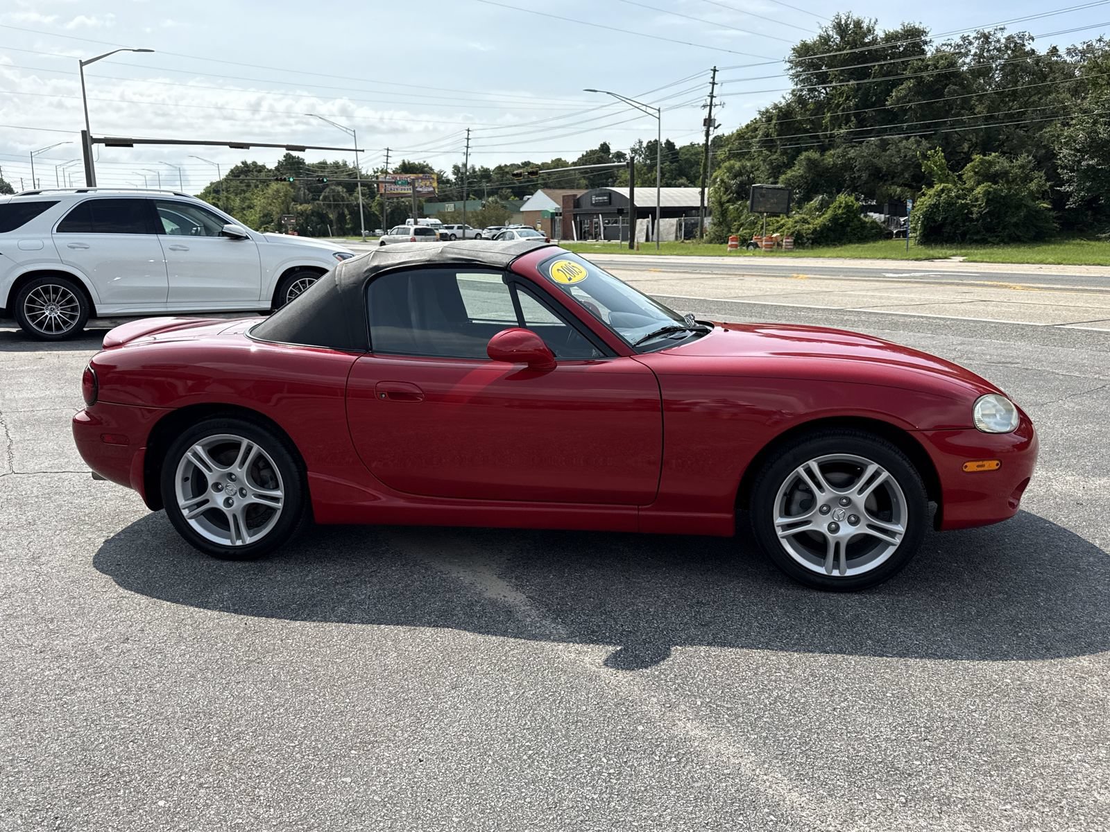 Used 2005 MAZDA MX-5 Miata w/ Convenience Pkg RWD image 6