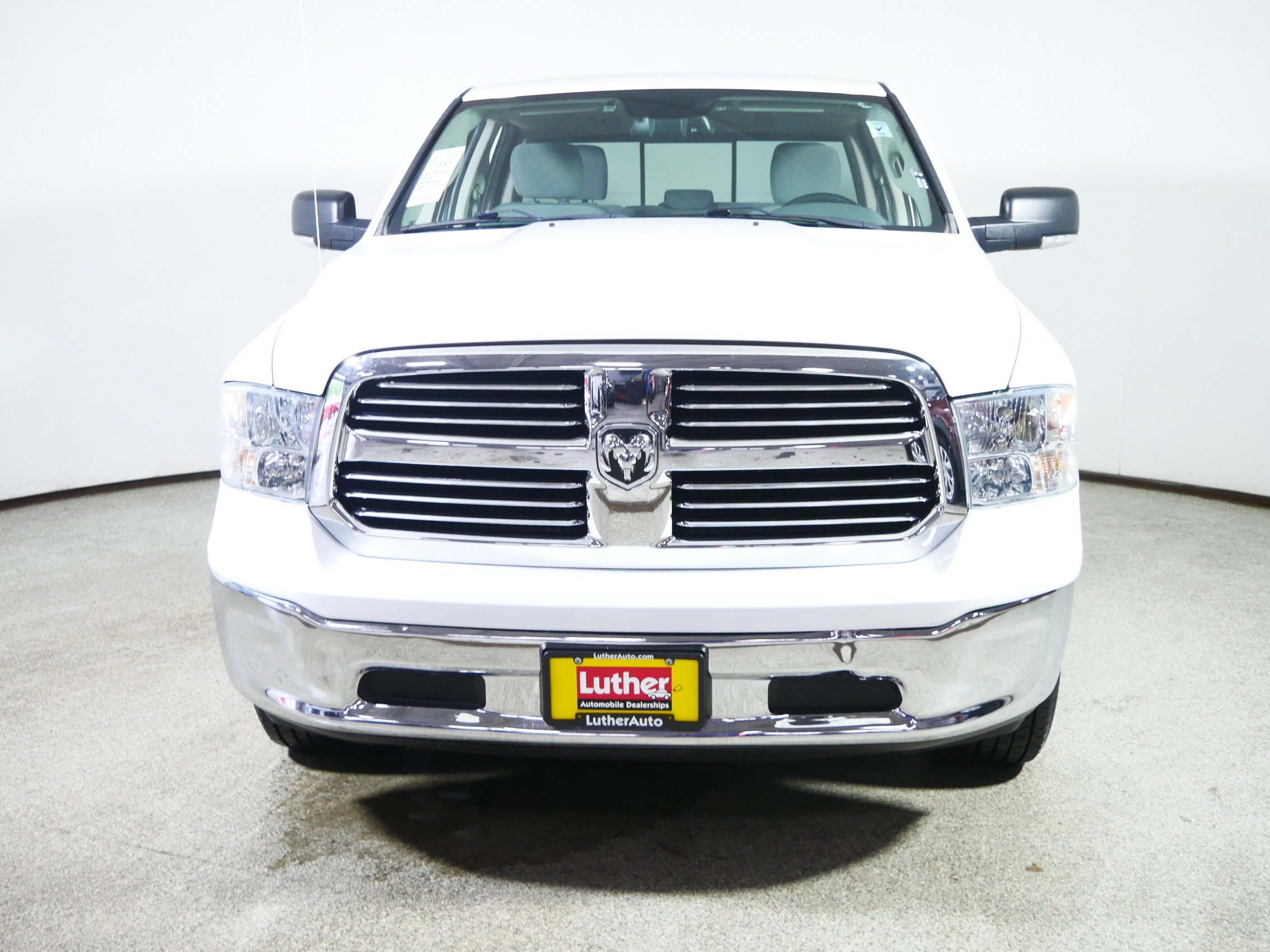 Used 2017 RAM 1500 Classic SLT w/ Luxury Group AWD/4WD image 2