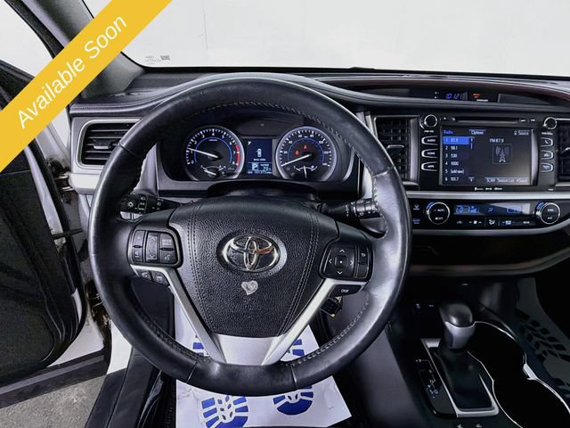 Used 2016 Toyota Highlander Plus AWD/4WD image 11