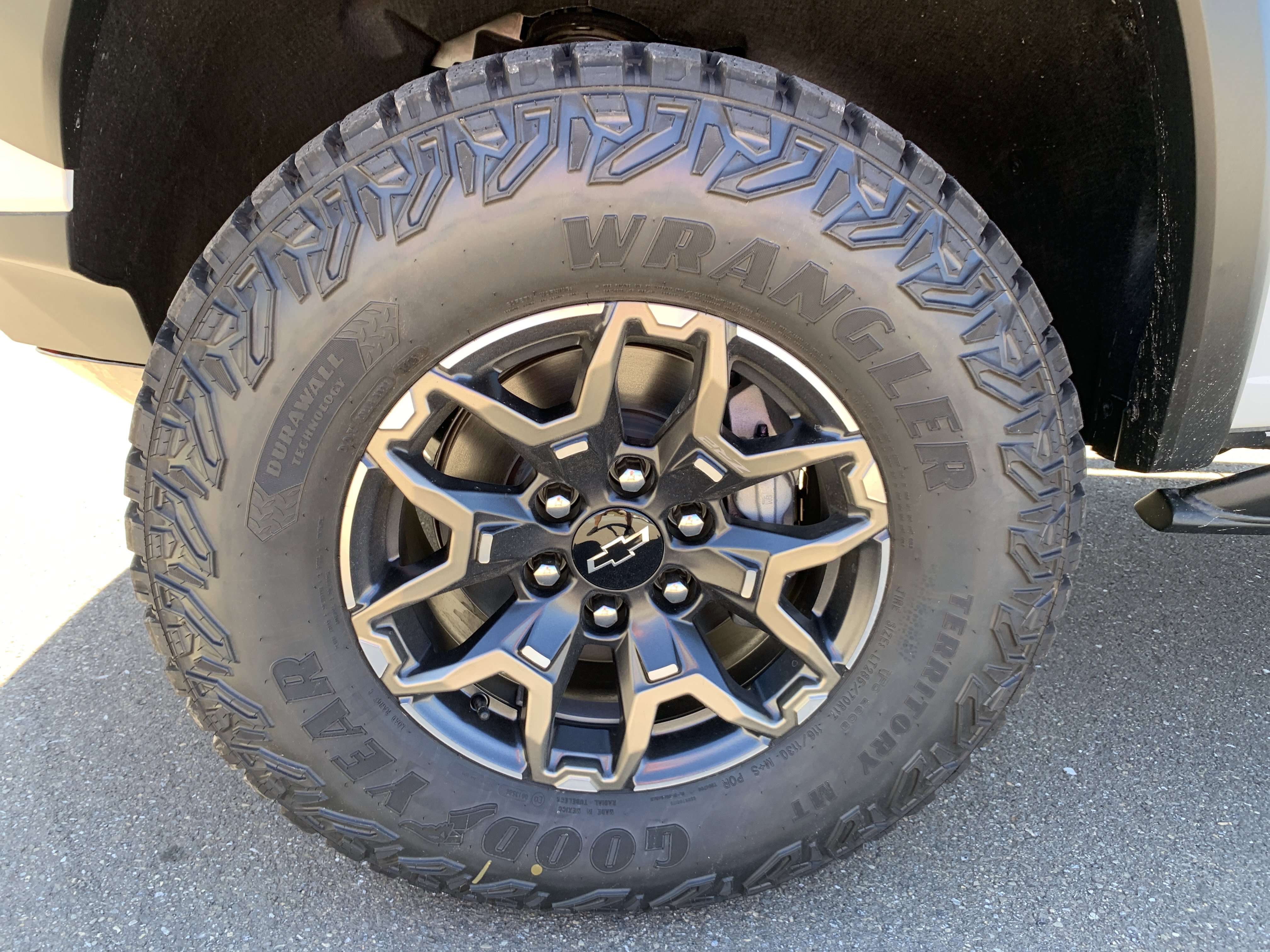 New 2026 Chevrolet Colorado ZR2 w/ Technology Package image 28