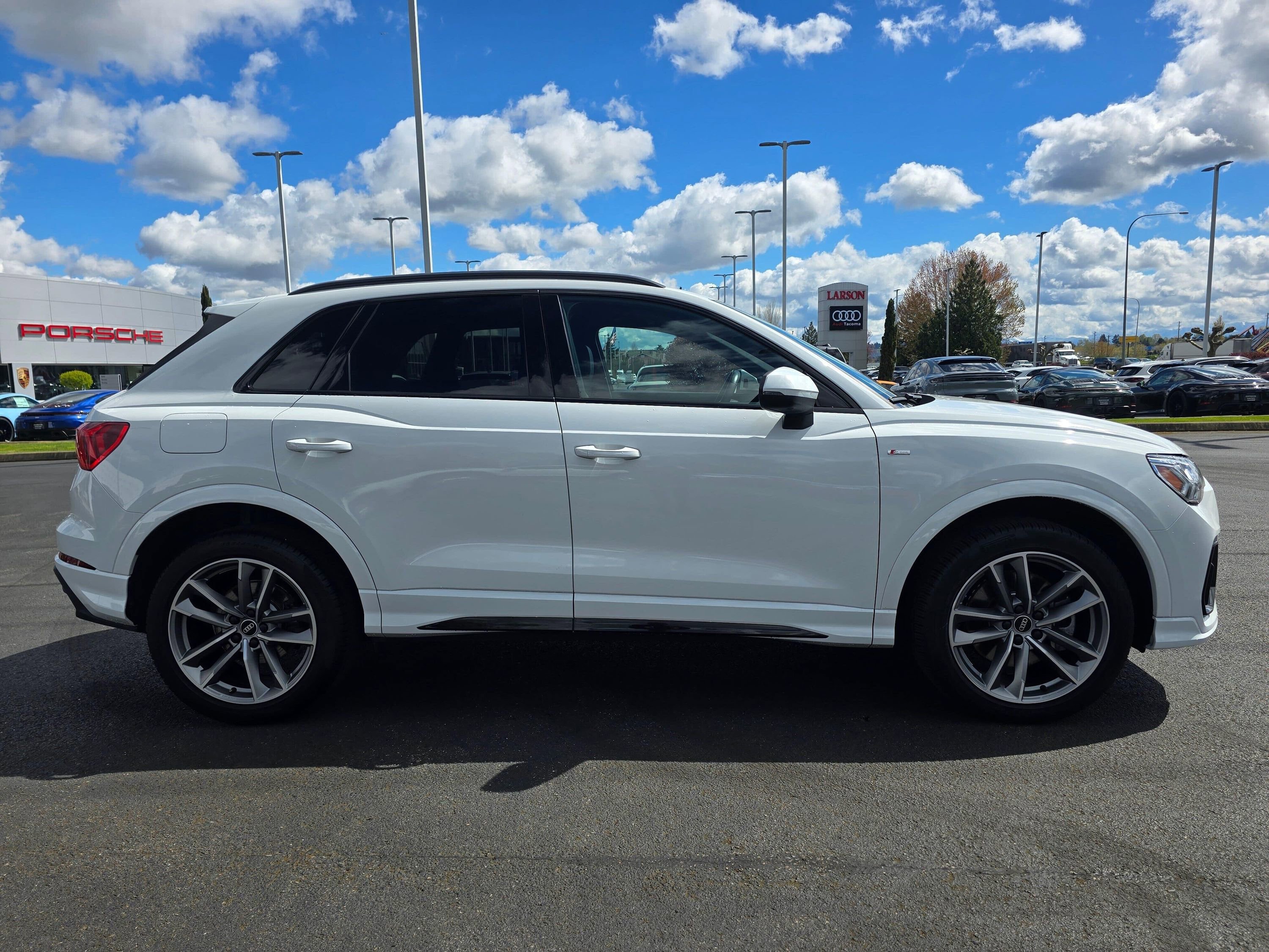 Used 2023 Audi Q3 2.0T Premium Plus w/ Premium Plus Package AWD/4WD image 6